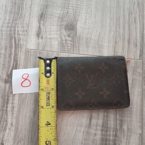 Louis Vuitton Bi Fold Card Holder Wallet - Picture 9 of 9